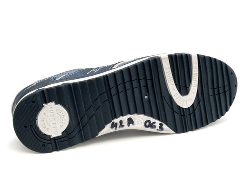 42A063_p.jpg